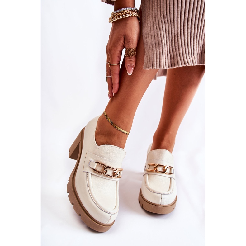 Pantofi din piele pe un stâlp cu decor auriu Mikeyla bej deschis 1 Pantofi din piele pe un stâlp cu decor auriu Mikeyla bej deschis 1