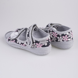 Papuci pentru fete Viggami Emilka flori albastru marin multicolor 1