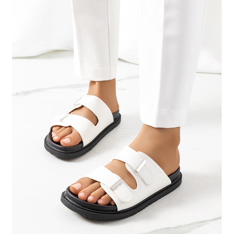 Papuci albi pe platforma Boonah 2