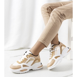 Adidași bej pentru femei de la Eshelby alb 3