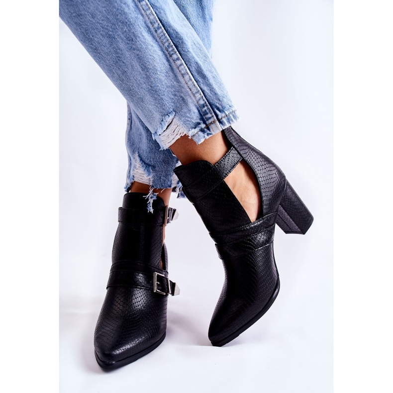 WJ2 Cizme la modă pe un stâlp cu decupaje suelo negru 2