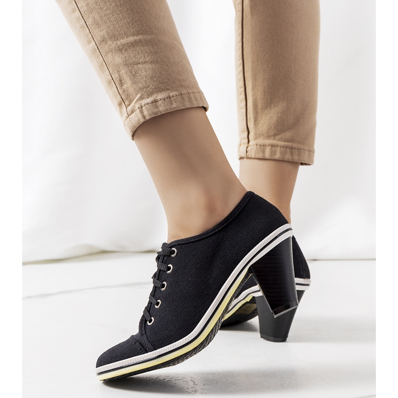 Brogues negre pe postul Belisle negru 1 Brogues negre pe postul Belisle negru 1