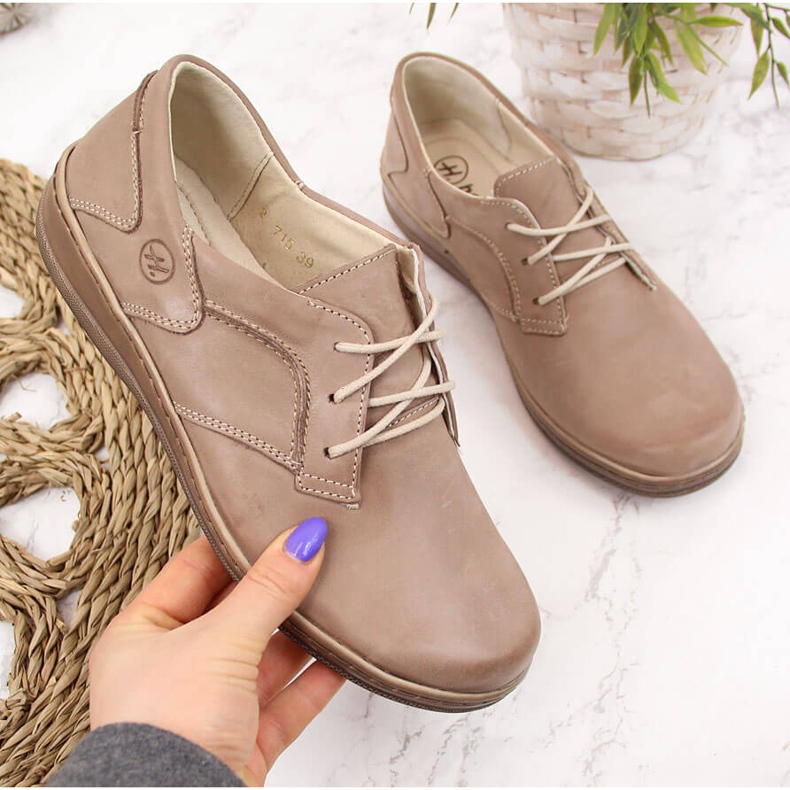Pantofi confortabili de dama din piele in bej Helios 715 2