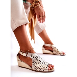 PA2 Sandale Piele Ajurata Pe Pana Aur Sellena de aur 2