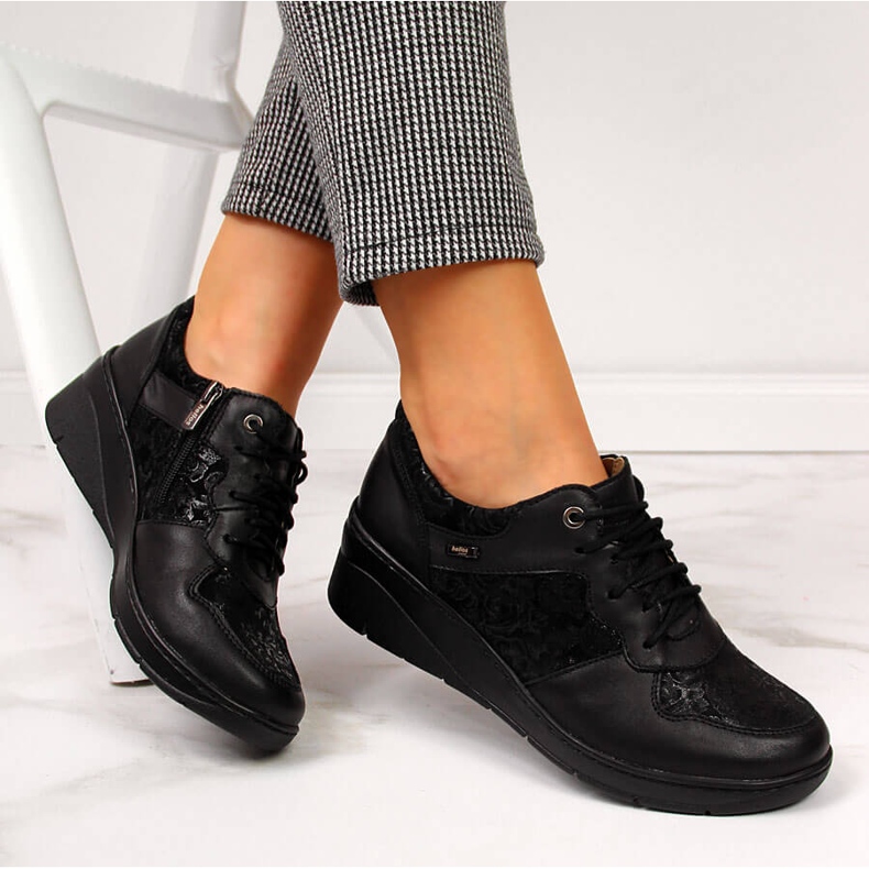 Pantofi confortabili de dama din piele neagra Helios 347 negru 1