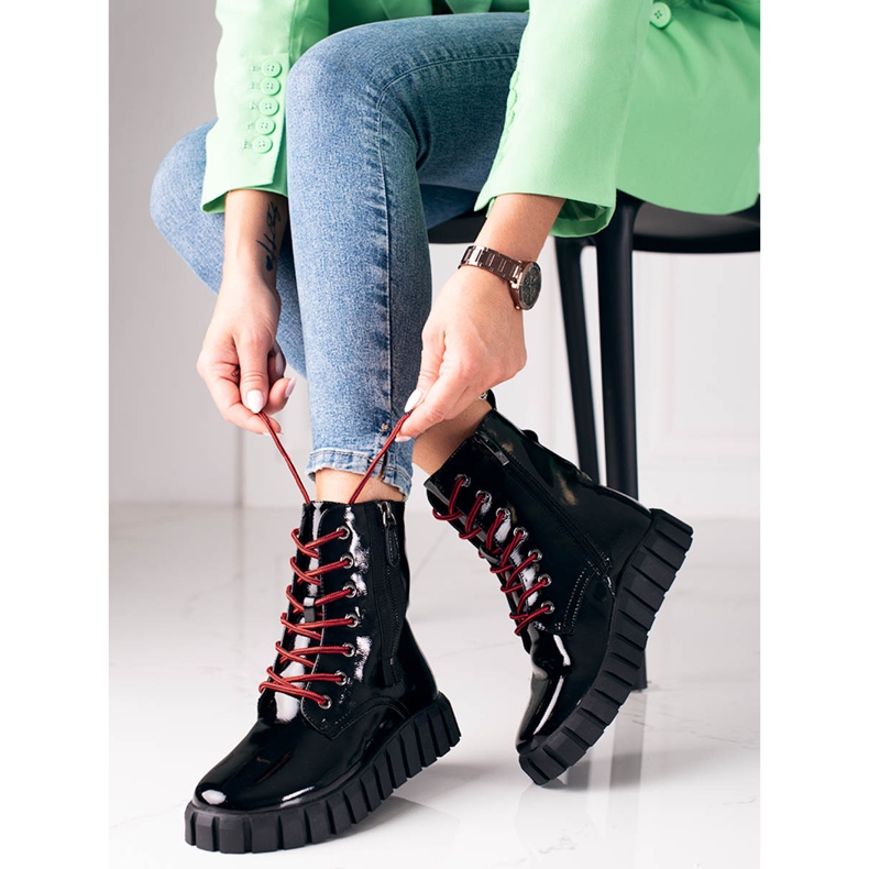 W. Potocki Muncitori negri înalți pe platforma Potocki negru 2