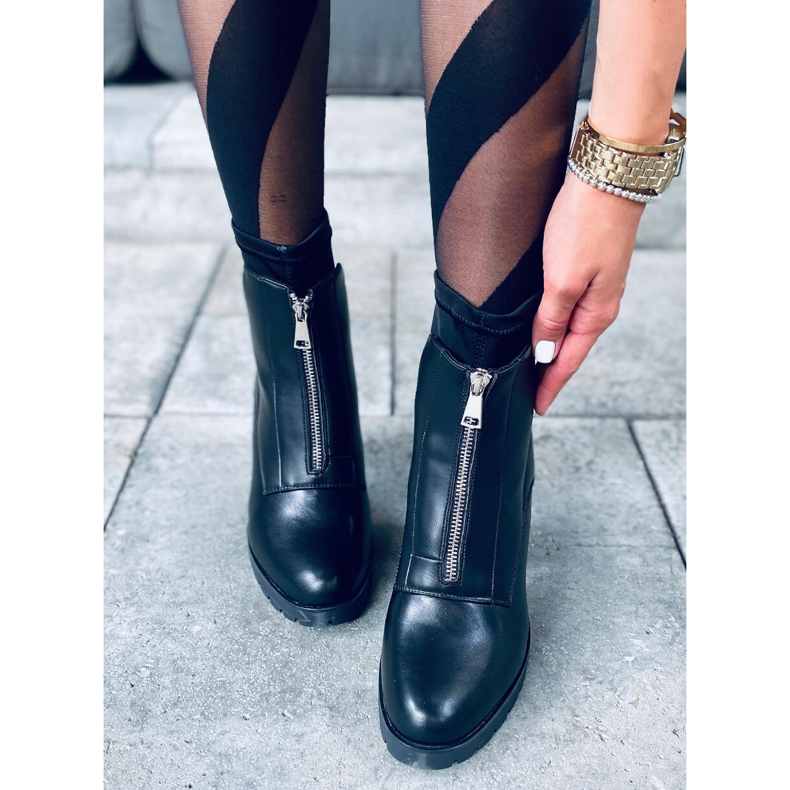 Cizme ondulate negre cu toc înalt negru 1