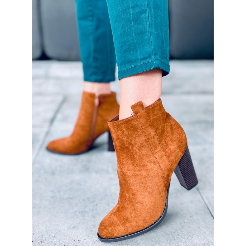 Tocuri clasice Jette Camel maro 1