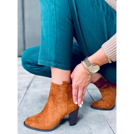 Tocuri clasice Jette Camel maro 3