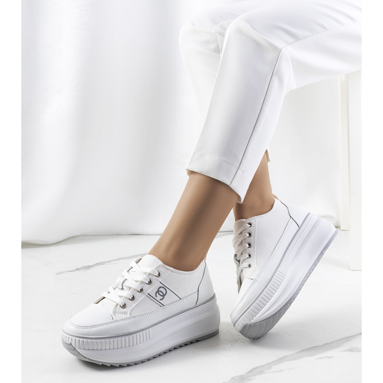 BM Adidasi albi pe talpa inalta Barsu 1