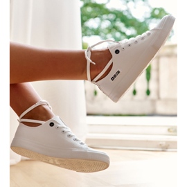 Pantofi de damă cu materiale reduse Big Star KK274008 alb 1