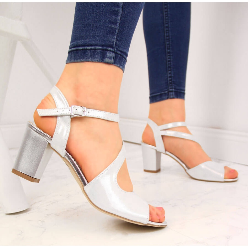 NATALII BRAT BUT Sandale de damă din piele satinată argintie de Natalia Brat But 2