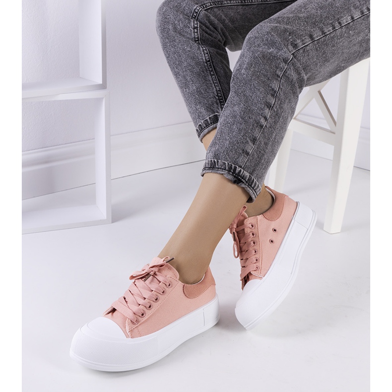 Tenisi roz pe platforma Kilkenny 1