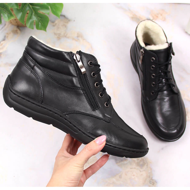 Łukbut Cizme confortabile izolate din piele neagră pentru femei Lukbut LUK724A negru 1