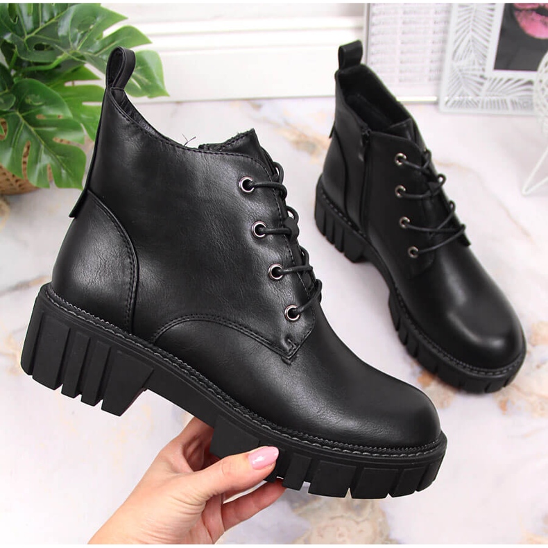 Muncitori izolați pentru femei pe o platformă neagră Sergio Leone negru 1