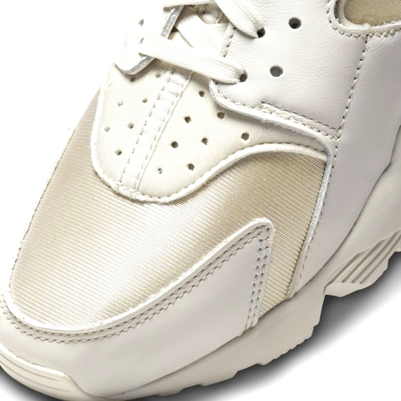 Pantofi Nike Air Huarache W DQ0916-001 bej 3