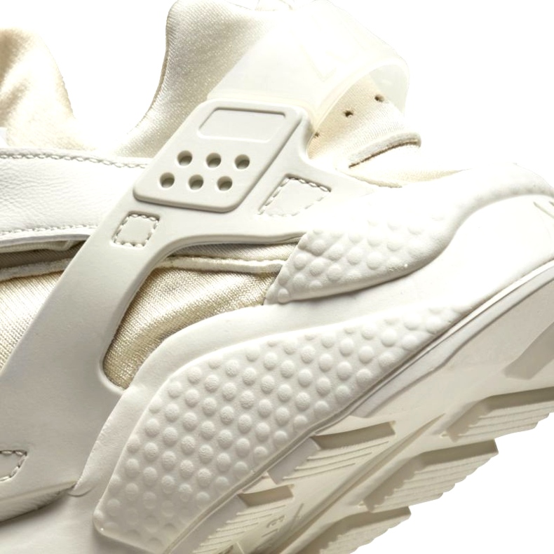 Pantofi Nike Air Huarache W DQ0916-001 bej 5
