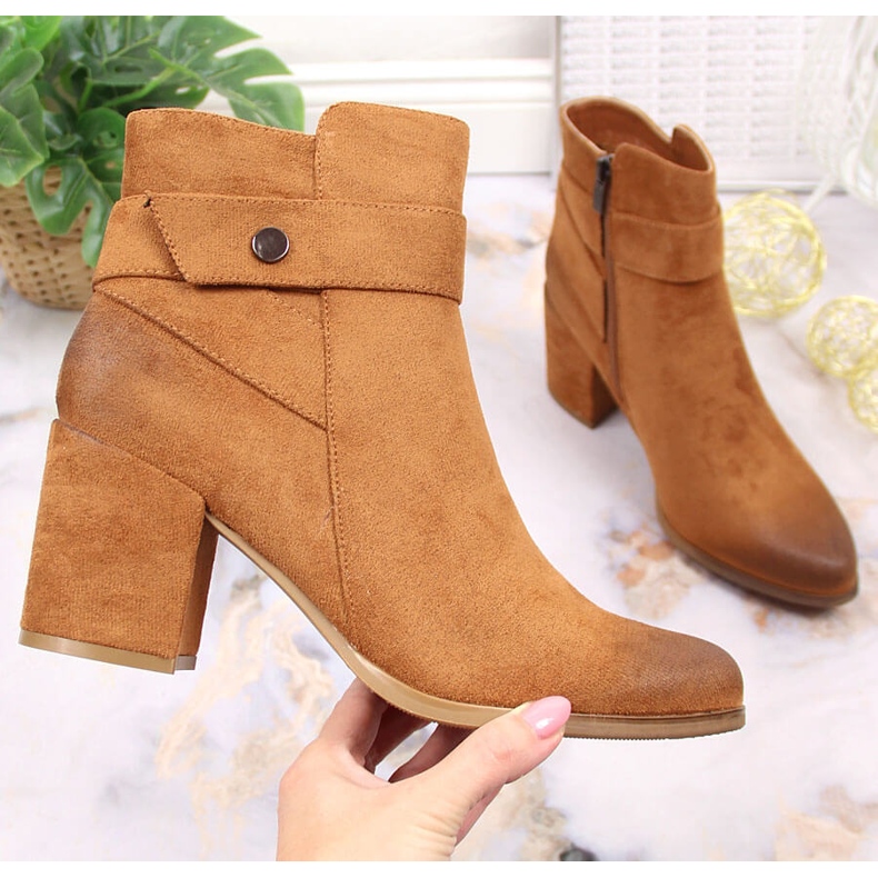 Cizme de dama de piele intoarsa calda camel Laura La.Fi maro 1