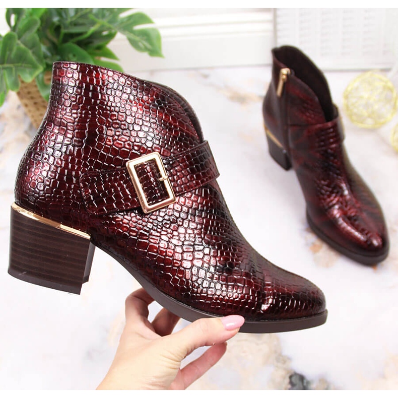 Cizme lacuite pentru femei izolate crocodil visiniu Vinceza claret 1