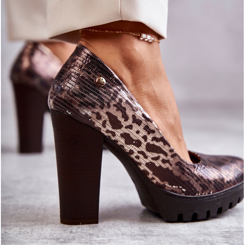 Pompi De Piele Pe Un Bar Maciejka 02629-02 Maro 2