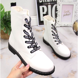 Cizme de dama, lacuit izolat alb Vinceza 1 Cizme de dama, lacuit izolat alb Vinceza 1