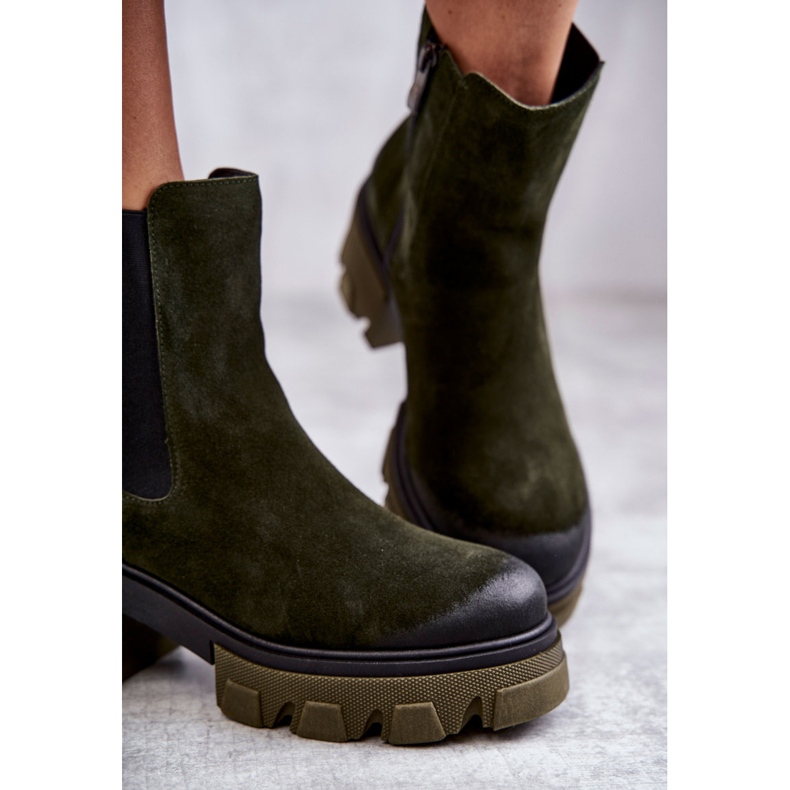 Cizme de damă din piele intoarsa pe platforma kaki Hilde verde 2 Cizme de damă din piele intoarsa pe platforma kaki Hilde verde 2