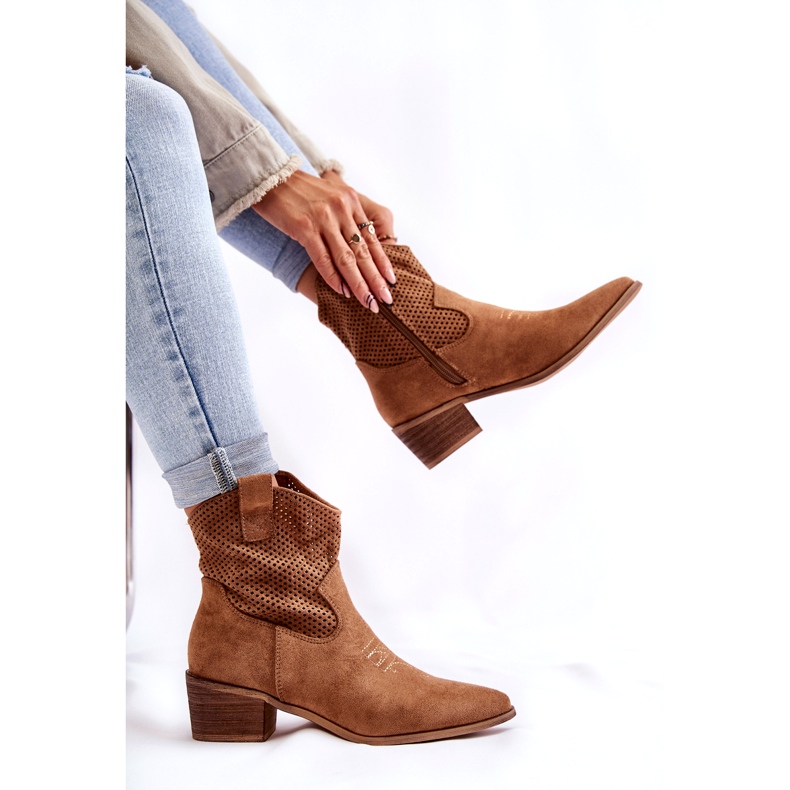 FB1 Cizme de cowboy ajurate din piele intoarsa cu cusaturi Camel Elvire B-829 maro 4 FB1 Cizme de cowboy ajurate din piele intoarsa cu cusaturi Camel Elvire B-829 maro 4