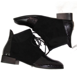 Cizme de dama izolate negru piele de sarpe Filippo 2