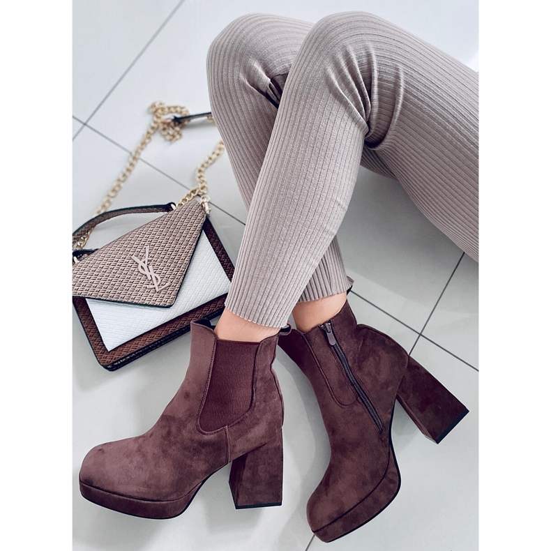 BM Ciara Cizme maro cu toc lat 2 BM Ciara Cizme maro cu toc lat 2