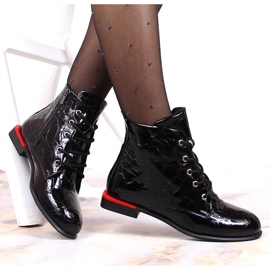 Cizme din piele, lacuite, izolate negru Artiker 1