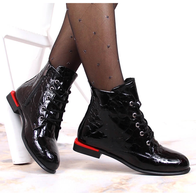 Cizme din piele, lacuite, izolate negru Artiker 1