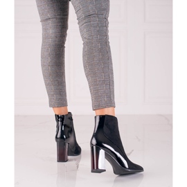 Cizme de damă Shelovet pe un stâlp înalt negru 2 Cizme de damă Shelovet pe un stâlp înalt negru 2