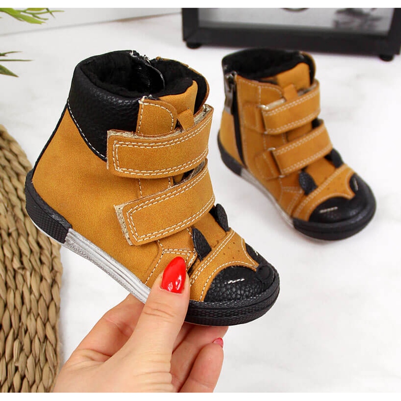 Pantofi pentru baieti cu velcro camel Kornecki 6583 maro 1 Pantofi pentru baieti cu velcro camel Kornecki 6583 maro 1