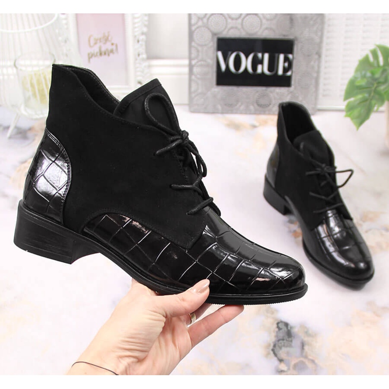 Cizme Jezzi negre, izolate, cu șireturi negru 1