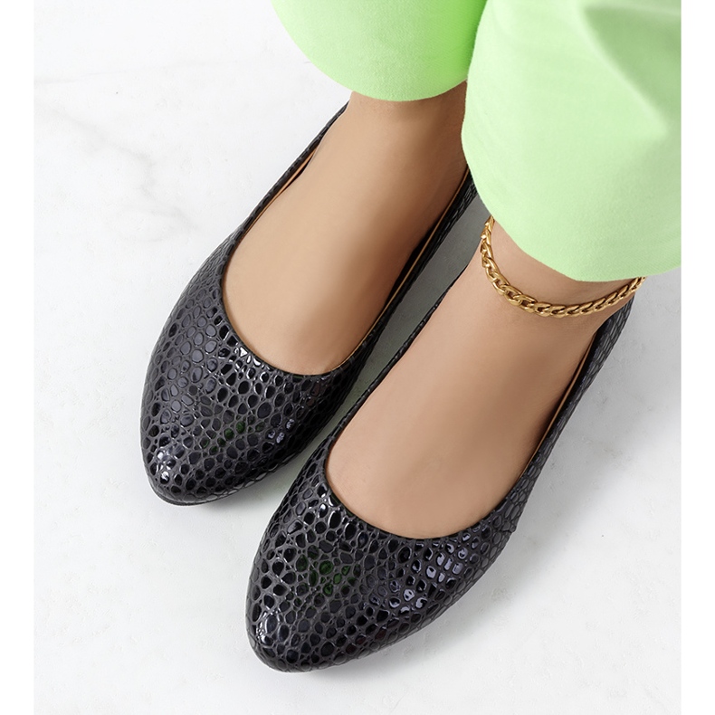 Inna balerini negri acvarin negru 2