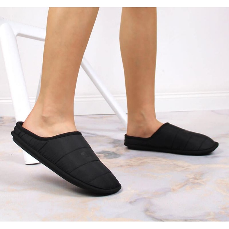 Papuci izolați Big Star INT1773B negru 2