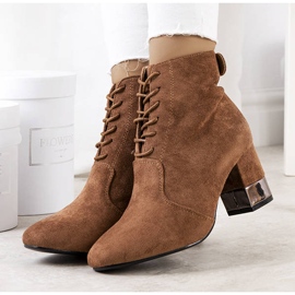 BM Cizme maro pe postul Verano 1