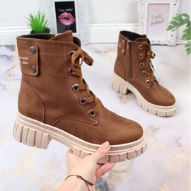 Muncitori de piele intoarsa pentru femei pe o platforma captusita maro de T.Sokolski 1