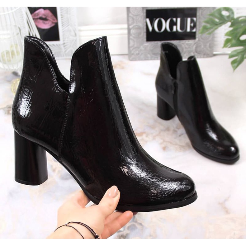 Cizme lăcuite pe stâlp izolat Jezzi W JEZ385A negru 1