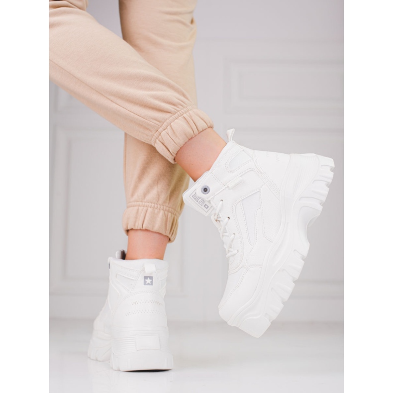 Trappers pentru femei pe platforma Big Star KK274369 alb 2