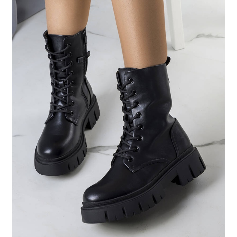 BM Cizme negre pe o talpă masivă a lui Darius negru 1