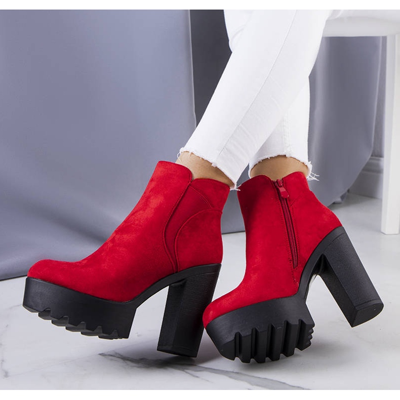 BM Cizme izolate roșii pe platforma Miran roșu 1