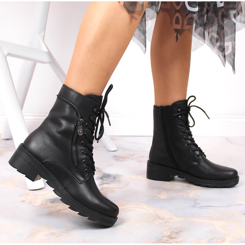 Ghete de damă confortabile din piele, negre, izolate Rieker X0500-00 negru 2