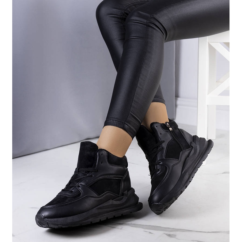 BM Tenisi izolați negri de la Malvern negru 2