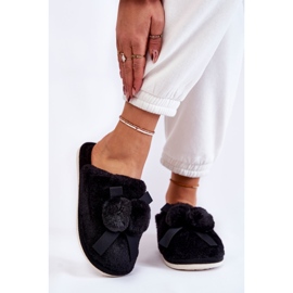 Papuci de damă negri din blană Castello, cu pompoane negru 1