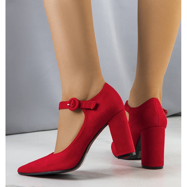 PA1 Pompe roșii pe stâlpul Keller roșu 1