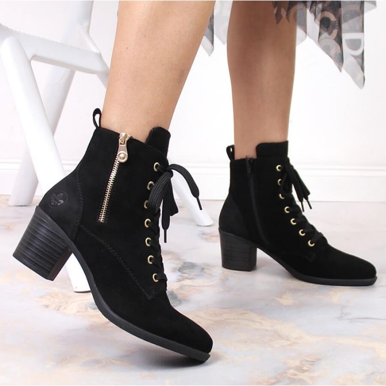 Cizme din piele intoarsa pe post izolate Rieker W RKR564 negru 2