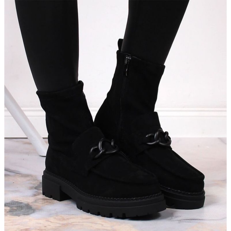 Cizme de piele intoarsa izolata Laura La.Fi PMR26 negru 2 Cizme de piele intoarsa izolata Laura La.Fi PMR26 negru 2