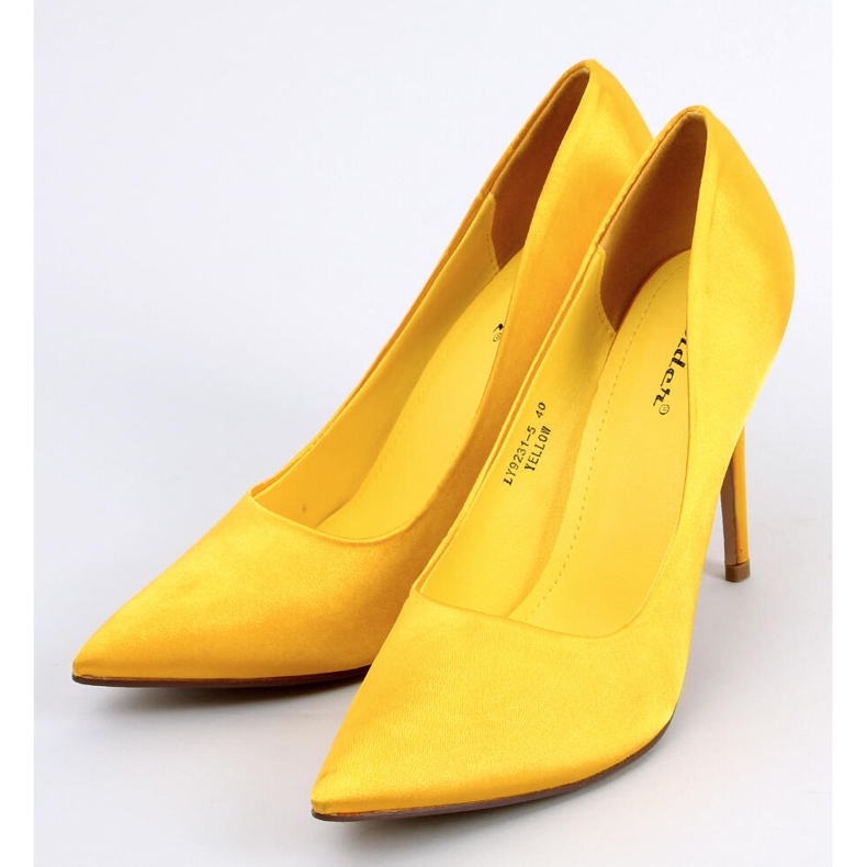 Tocuri damă din satin Talia Yellow galben 1 Tocuri damă din satin Talia Yellow galben 1