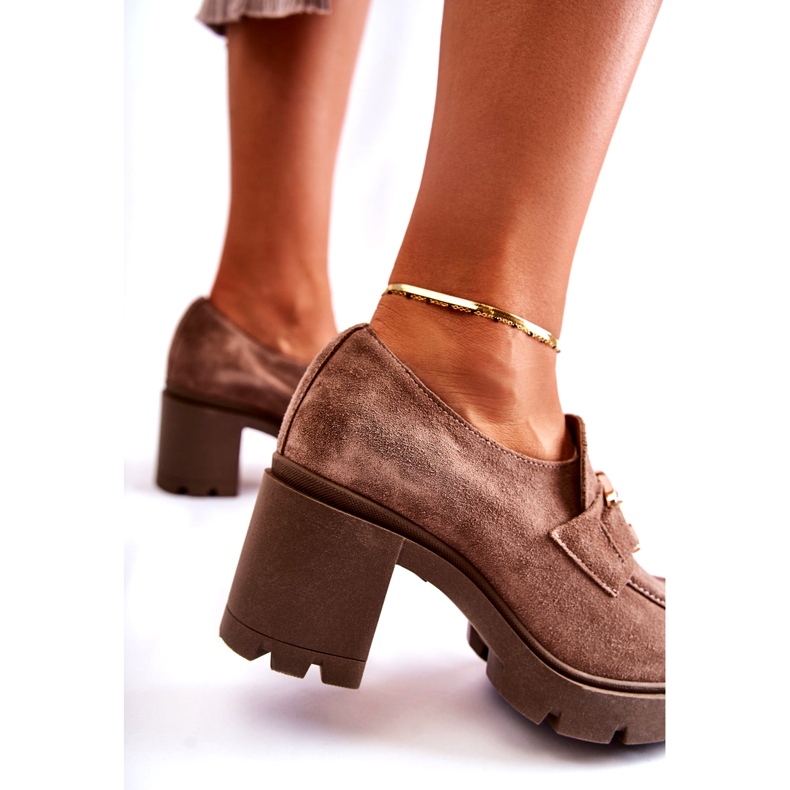 PL5 Pantofi eleganti Harmell bej închis pe un stâlp cu ornament auriu 3